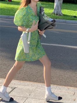 O coreano Moda com decote em V Vestido Verde Floral Mulheres de Verão Puff Manga Cintura Alta Slim Ruched Manga Curta de Praia Casual Mini Vestidos