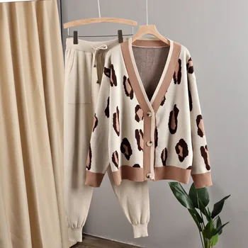 Leopardo Impressão Casual decote em V Cardigan Suéter Casaco Mulheres Casaco de Inverno Ternos 2021 Cenoura Calças Fatos Jumper de Malha Conjuntos de 2PCS