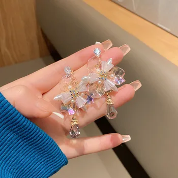O Coreano De Luxo Assimétrica Flor Brincos De Cristal Para Mulheres Meninas Elegantes Pérola De Borla Oorbellen Jóia Do Partido