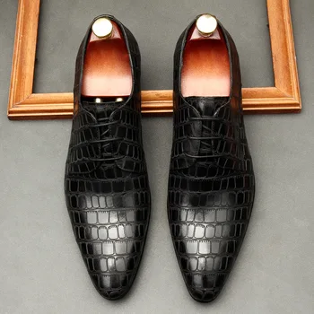 Verão Novo Padrão de Crocodilo Homens Lace Up Design italiano Homens Brock Couro Genuíno Sapatos de Homens, feitos à mão Sapatos de Casamento