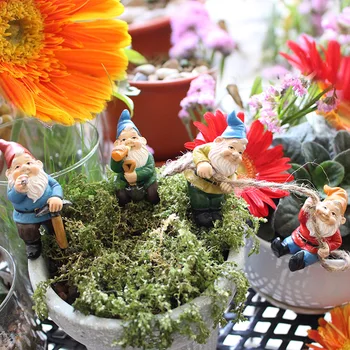 1pcs de Natal novo anão flor enfeites criativos resina de escalada elf jardim em vasos plug-in de ornamentos
